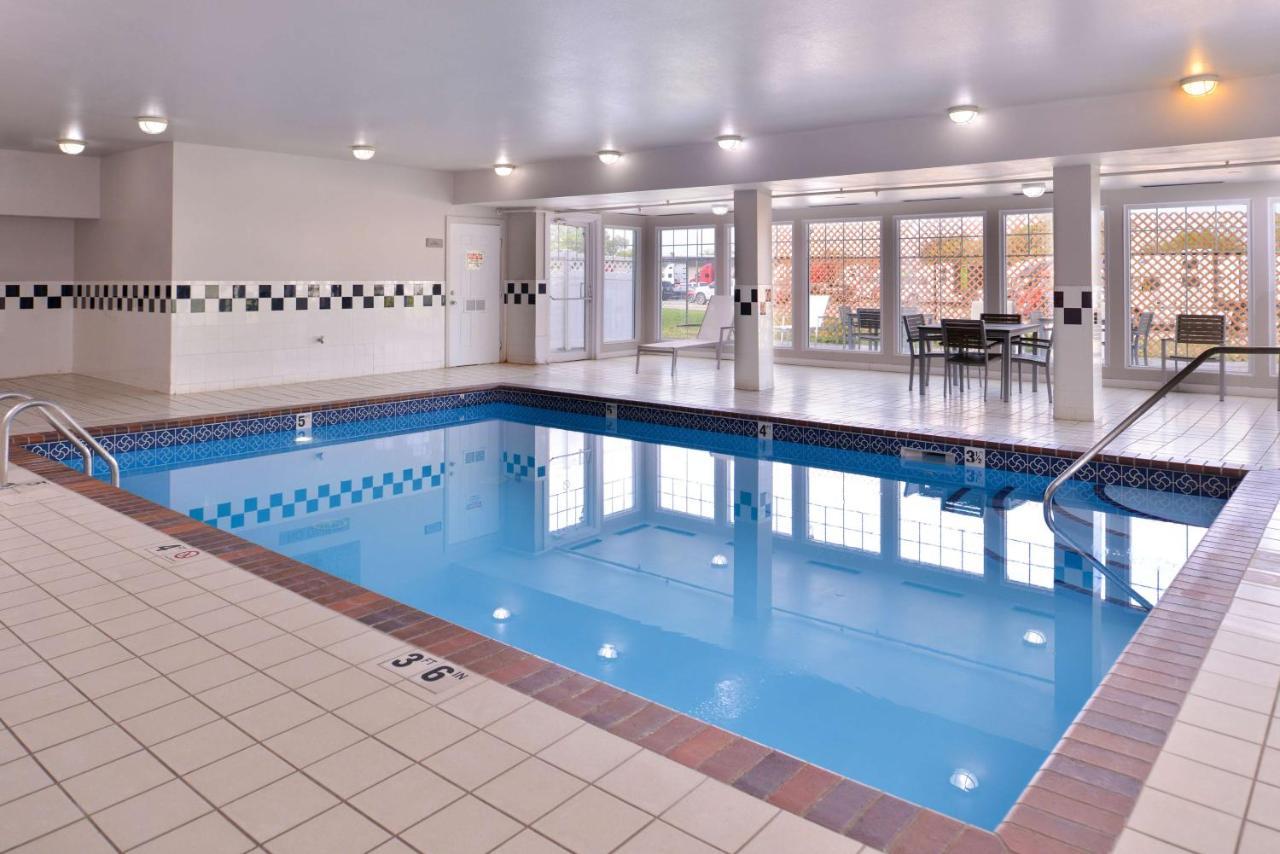 Hotel Country & By Radisson, Airport, Ia